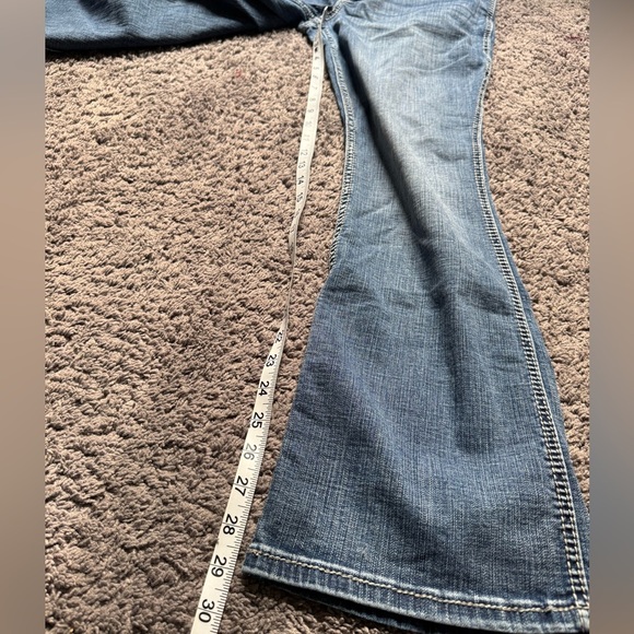SHYANNE Medium Wash Mid-rise Bootcut Jeans | Women’s size 31x30 - Picture 7 of 9
